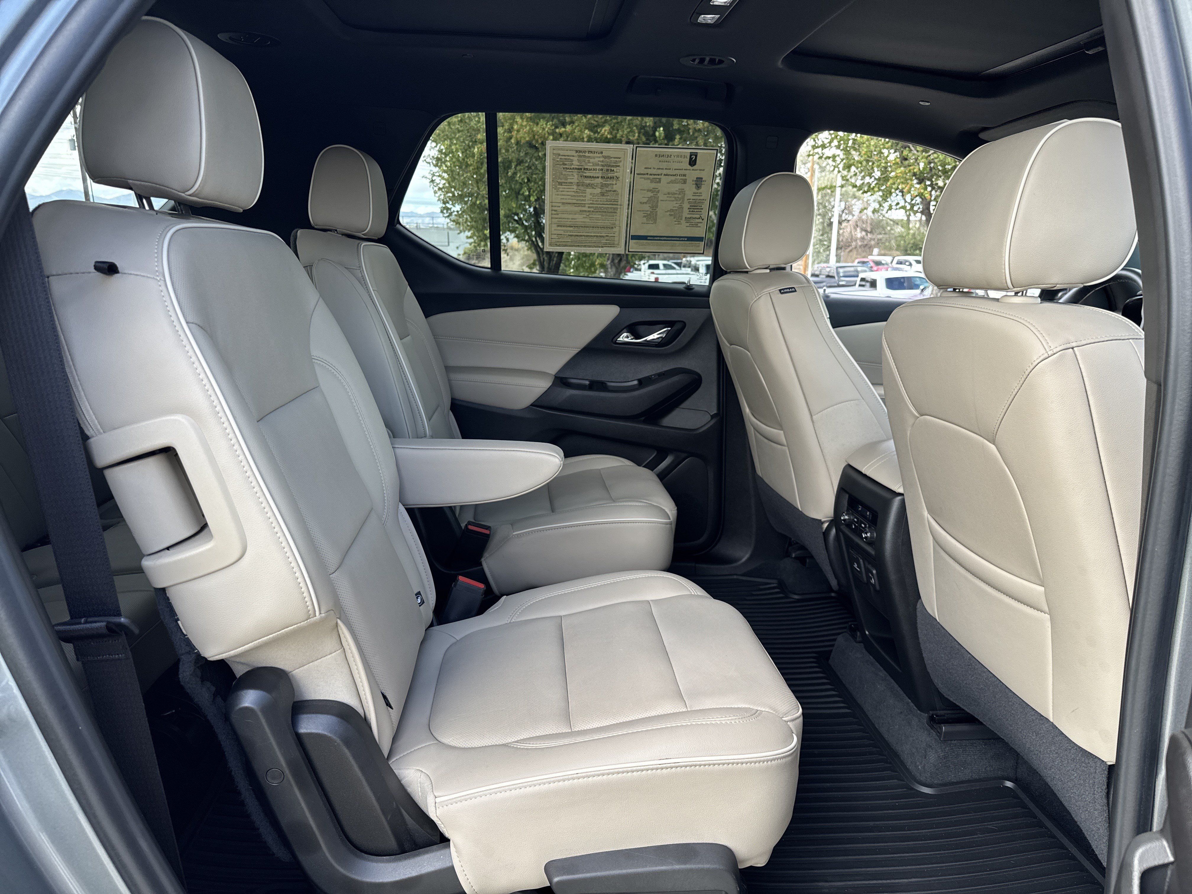 Used 2023 Chevrolet Traverse Premier AWD/4WD image 16
