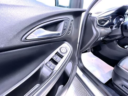 Used 2021 Buick Encore GX Essence FWD image 12