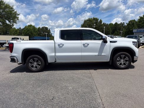 Used 2024 GMC Sierra 1500 SLT AWD/4WD image 12