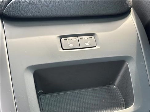 Used 2024 Volvo XC60 B5 Core AWD/4WD image 12