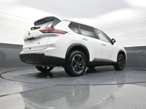 Used 2025 Nissan Rogue SV AWD/4WD image 37