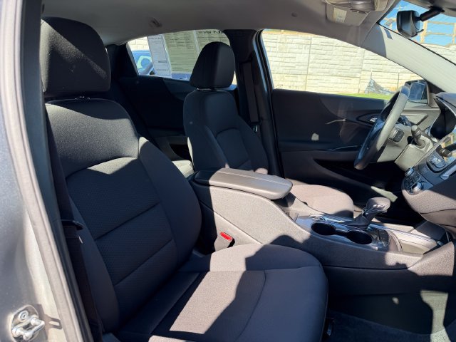 Used 2025 Chevrolet Malibu LT FWD image 32