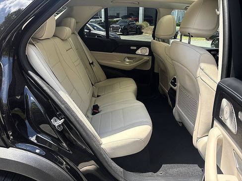 Used 2024 Mercedes-Benz GLE 450 4MATIC image 9