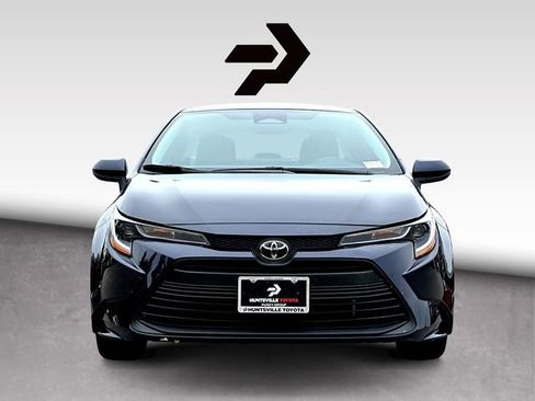 Used 2025 Toyota Corolla LE FWD image 3