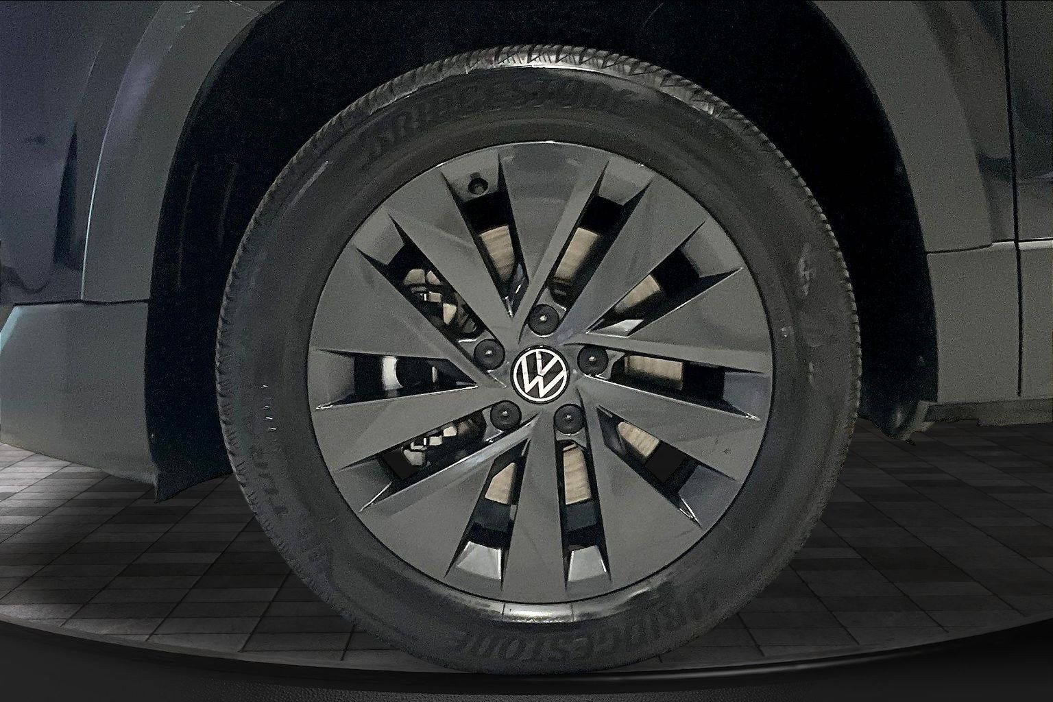 Used 2022 Volkswagen Taos S FWD image 32