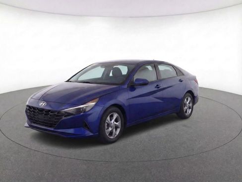 Used 2021 Hyundai Elantra SE image 35