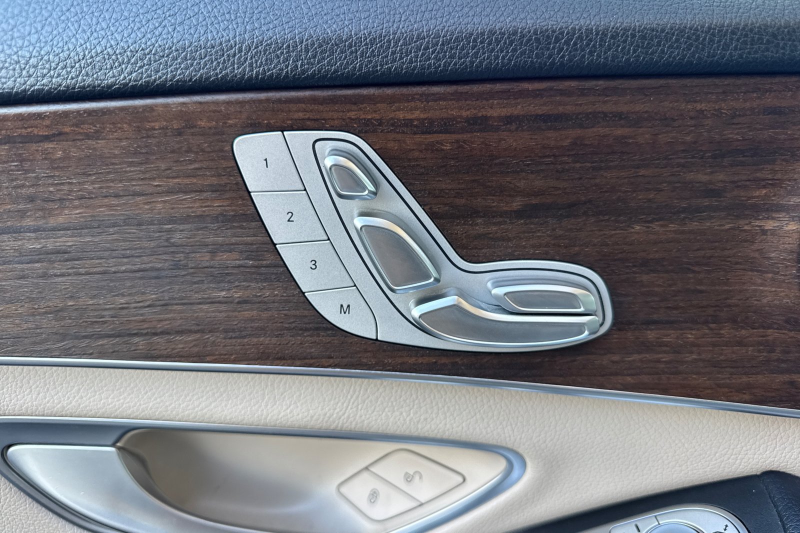 Used 2020 Mercedes-Benz C 300 Sedan image 13