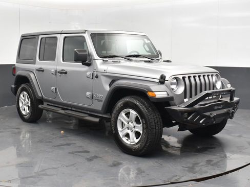 Used 2018 Jeep Wrangler Unlimited Sport S image 2