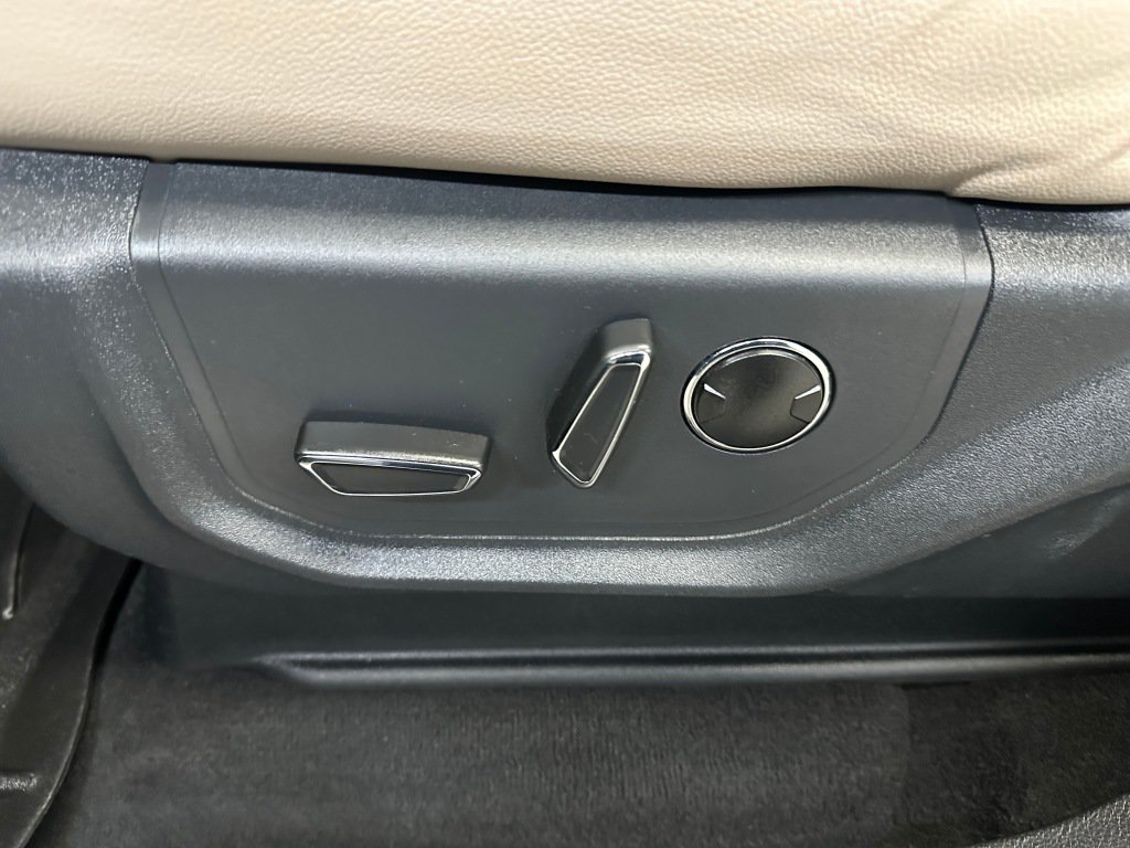 Used 2024 Ford Expedition Limited AWD/4WD image 6