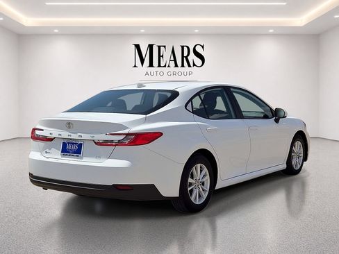Used 2025 Toyota Camry LE FWD image 5