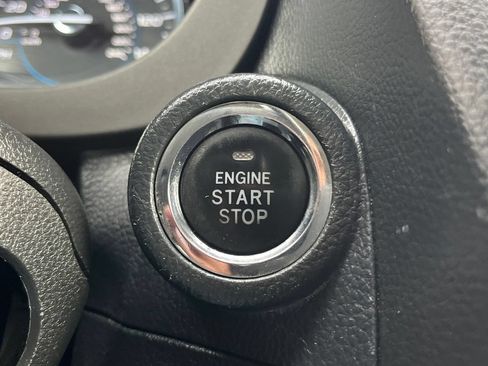 Used 2018 Subaru Forester 2.5i Touring AWD/4WD image 18