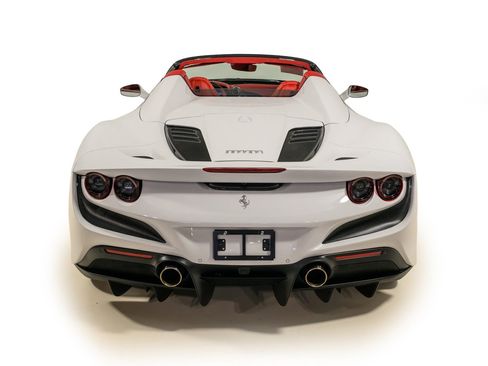 Certified 2023 Ferrari F8 Tributo RWD image 6