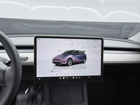 Used 2024 Tesla Model Y Long Range AWD/4WD image 26