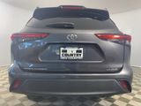 Used 2022 Toyota Highlander LE image 6