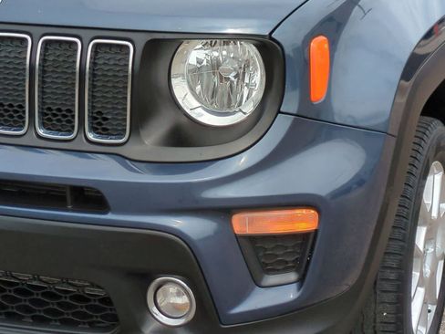 Used 2020 Jeep Renegade Latitude w/ Cold Weather Group AWD/4WD image 11