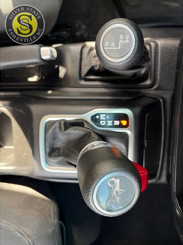 Used 2019 Jeep Wrangler Sport AWD/4WD image 21