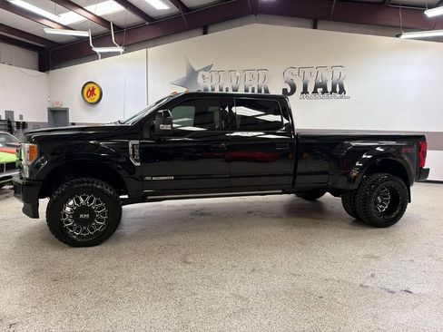 Used 2019 Ford F350 Lariat w/ Lariat Ultimate Package AWD/4WD image 2