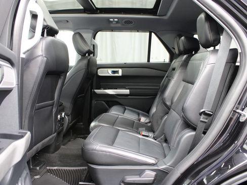 Used 2021 Ford Explorer Limited w/ Class III Trailer Tow Package AWD/4WD image 17