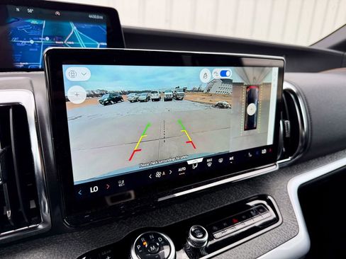 Used 2025 Ford Expedition Tremor image 37