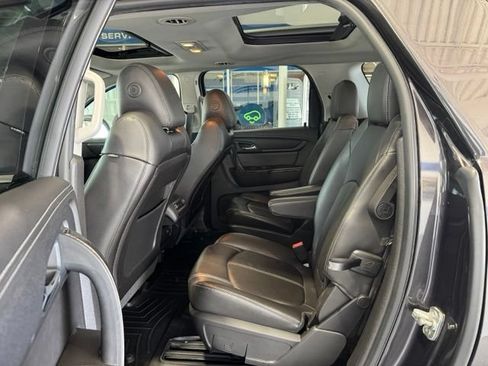 Used 2016 GMC Acadia SLT w/ Open Road Package FWD image 17