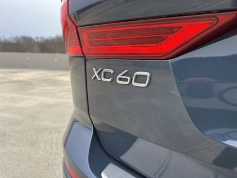 Used 2020 Volvo XC60 T5 Momentum w/ Protection Package Premier image 37