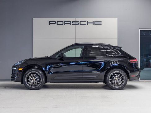 Certified 2026 Porsche Macan AWD/4WD image 2