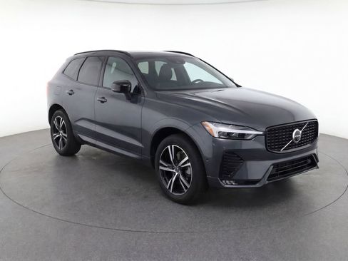 Used 2022 Volvo XC60 B5 R-Design AWD/4WD image 2