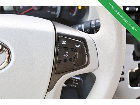 Used 2011 Toyota Sienna LE image 19