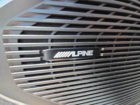 Used 2024 Jeep Wagoneer Series III AWD/4WD image 21