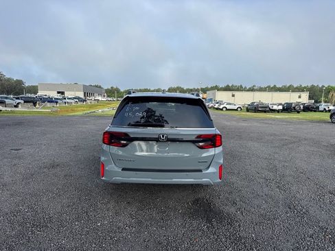 Used 2025 Honda Odyssey Touring image 4