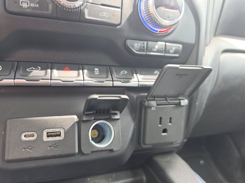 Used 2021 GMC Sierra 1500 AT4 w/ AT4 Value Package AWD/4WD image 32