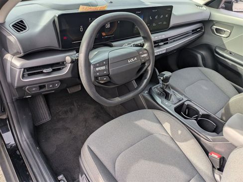 Used 2025 Kia K4 LXS image 17