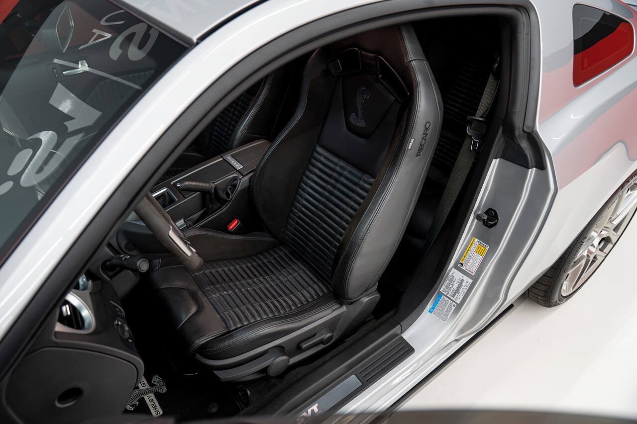 Used 2013 Ford Mustang Shelby GT500 RWD image 44