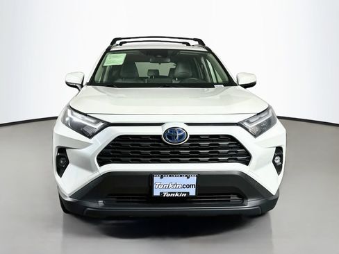 Used 2022 Toyota RAV4 XLE Premium AWD/4WD image 2