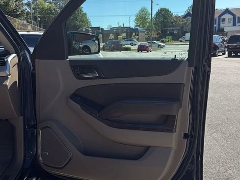 Used 2019 Chevrolet Tahoe LT w/ LT Signature Package AWD/4WD image 10