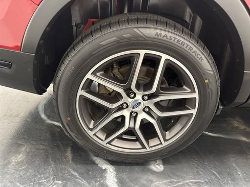 Used 2019 Ford Explorer Sport image 32