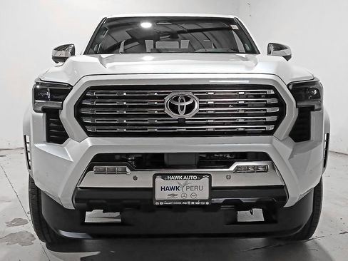 Used 2025 Toyota Tacoma Limited AWD/4WD image 2