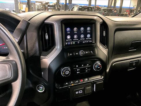 Used 2023 Chevrolet Silverado 1500 Custom image 18