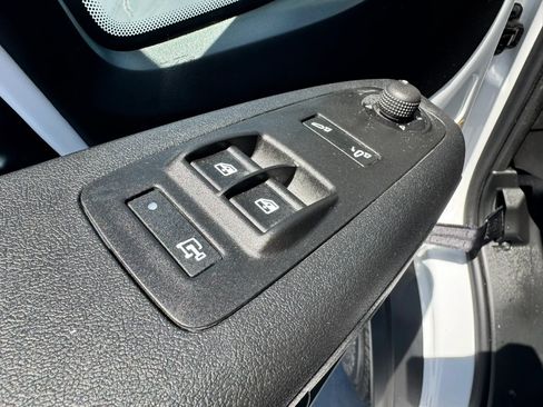 Used 2026 RAM ProMaster 2500 w/ Convenience Group FWD image 13
