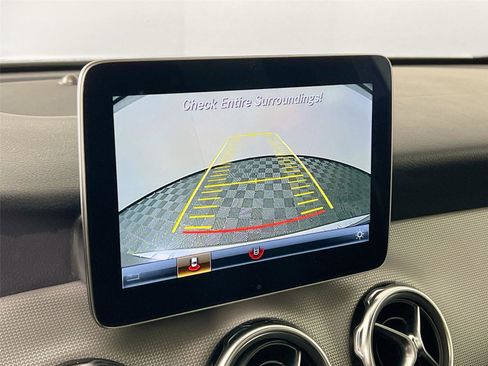 Used 2018 Mercedes-Benz GLA 250 4MATIC image 12