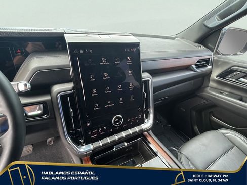Certified 2025 GMC Yukon XL Denali AWD/4WD image 21