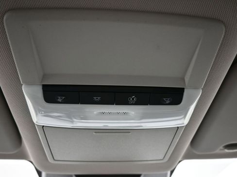 Used 2025 Nissan Rogue S image 28