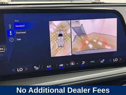 Used 2024 Chevrolet Traverse LT AWD/4WD image 33