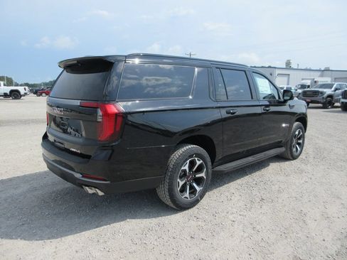 New 2026 GMC Yukon XL AT4 AWD/4WD image 4
