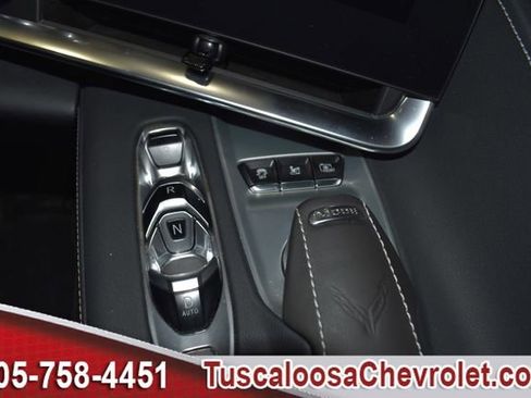 Used 2024 Chevrolet Corvette Stingray Preferred Cpe w/ Body-Color Dual Roof Package image 32