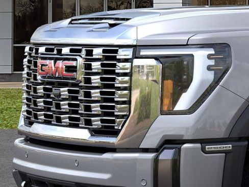 New 2026 GMC Sierra 2500 Denali AWD/4WD image 13