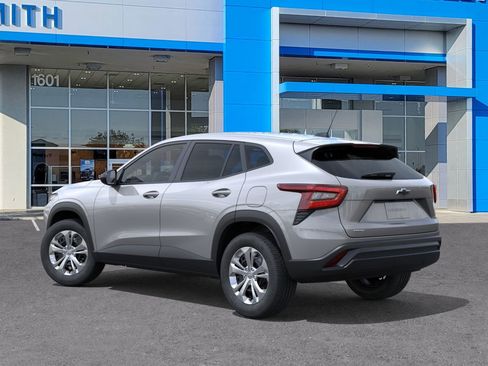 New 2026 Chevrolet Trax LS image 3