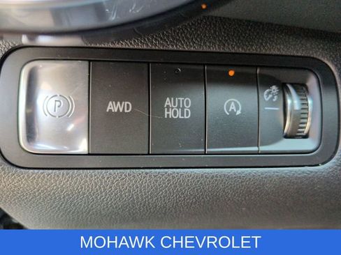 Certified 2025 Chevrolet Equinox LT w/ Safety and Technology Package AWD/4WD image 35