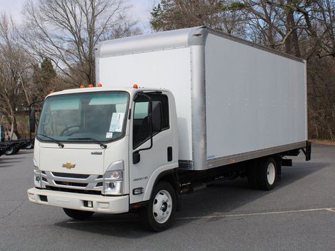 New 2024 Chevrolet Low Cab Forward image 3