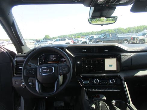 New 2026 GMC Sierra 1500 AT4 w/ AT4 Premium Package AWD/4WD image 18